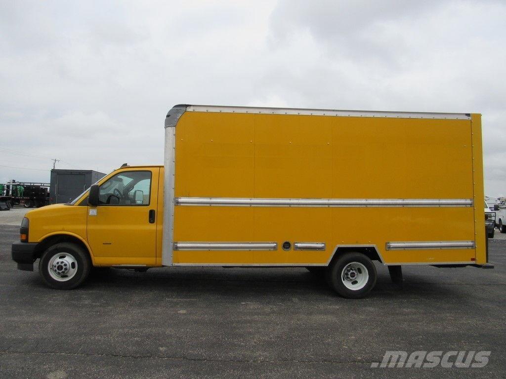 GMC Savana 3500 貨箱式卡車