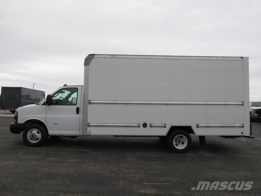 GMC Savana 3500 貨箱式卡車