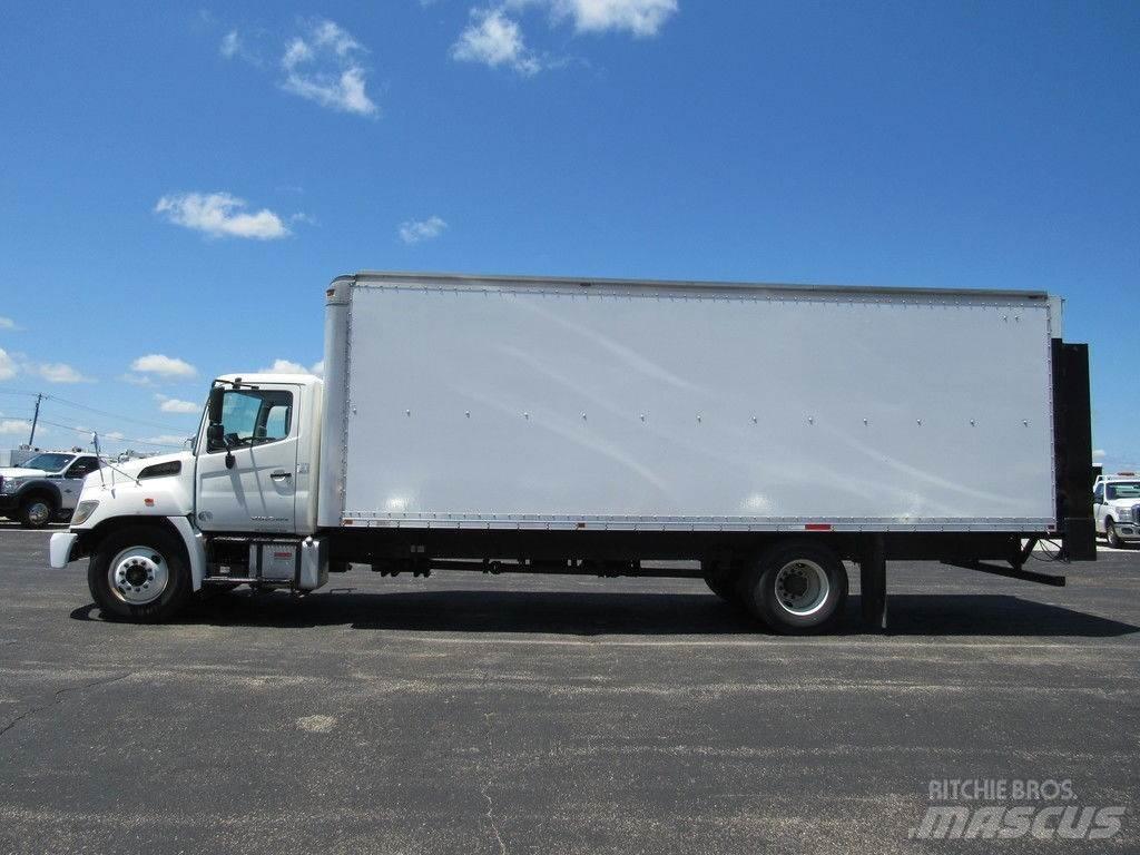 Hino 338 貨箱式卡車