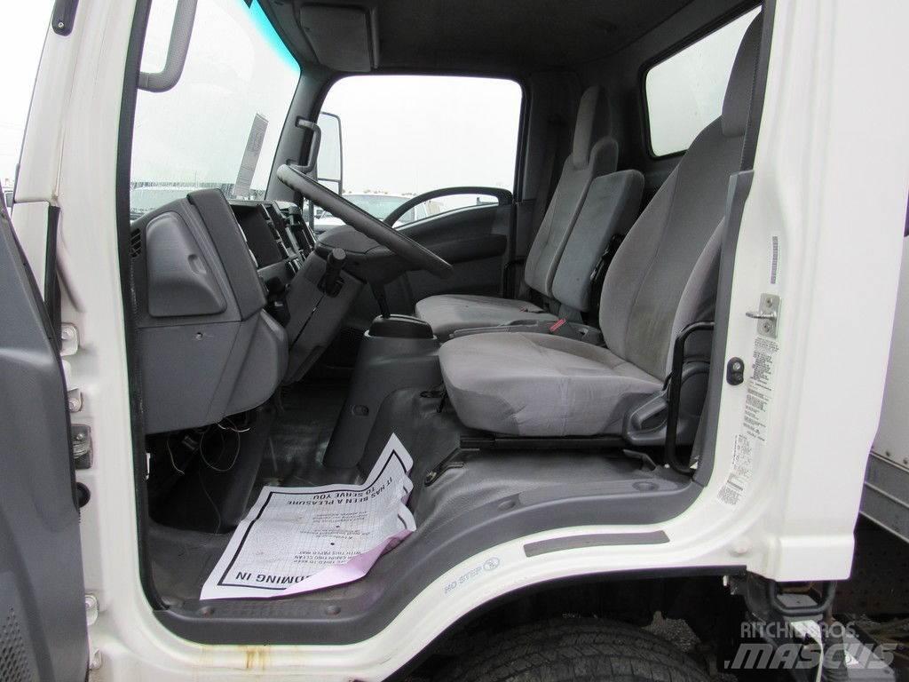 Isuzu NPR 貨箱式卡車