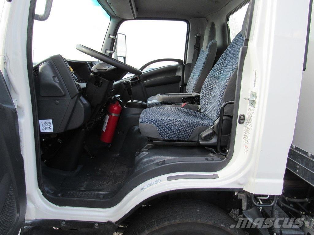 Isuzu NPR XD 貨箱式卡車