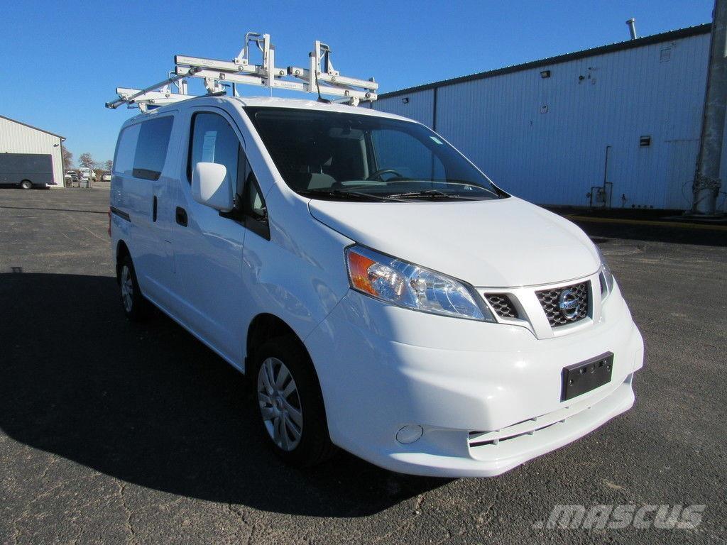 Nissan NV200 廂式貨物運輸車
