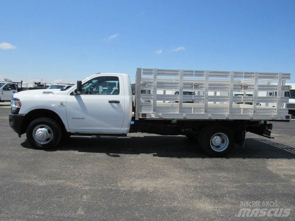 RAM 3500 平板式/側卸式卡車