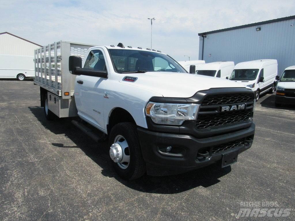 RAM 3500 平板式/側卸式卡車