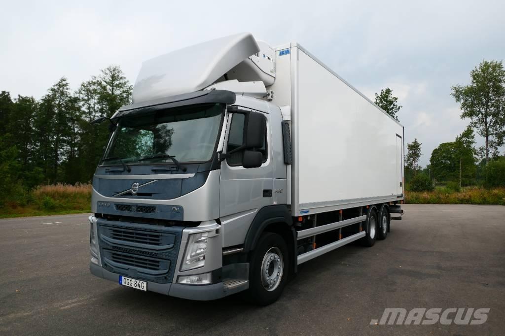 Volvo FM 330 6x2*4 溫控卡車