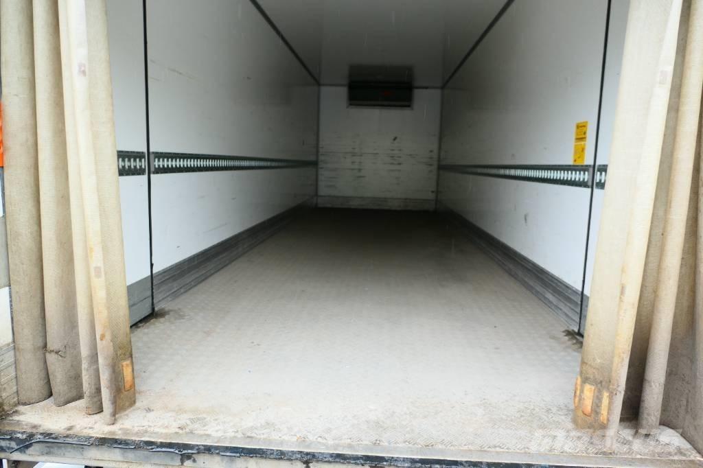 Volvo FM 330 6x2*4 溫控卡車