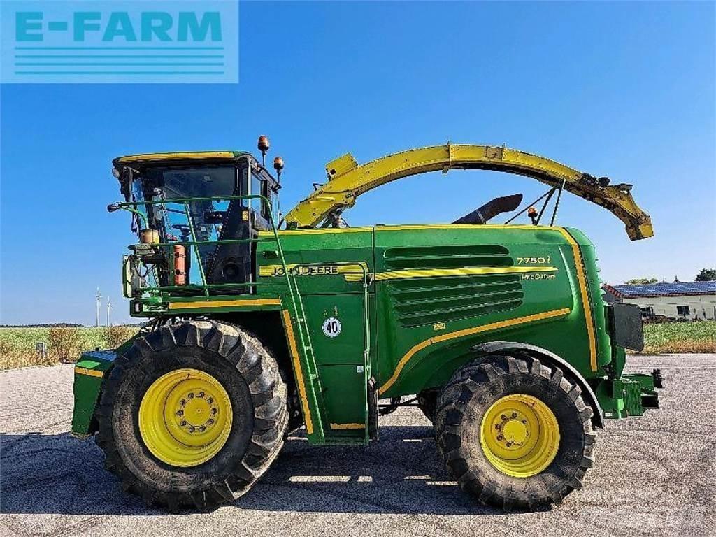 John Deere 7750 自走式飼料採集機