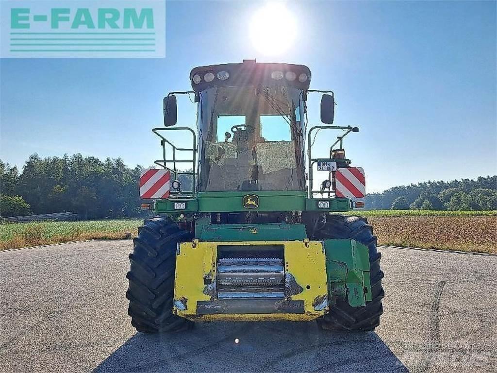 John Deere 7750 自走式飼料採集機