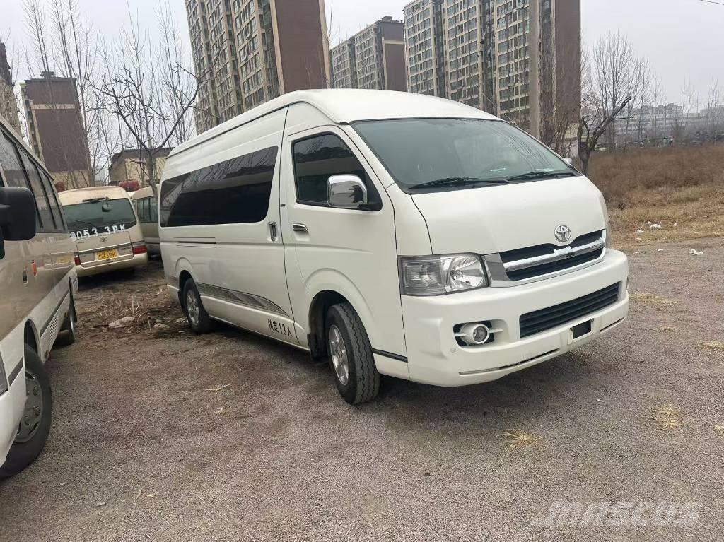 Toyota Hiace 公路客運汽車