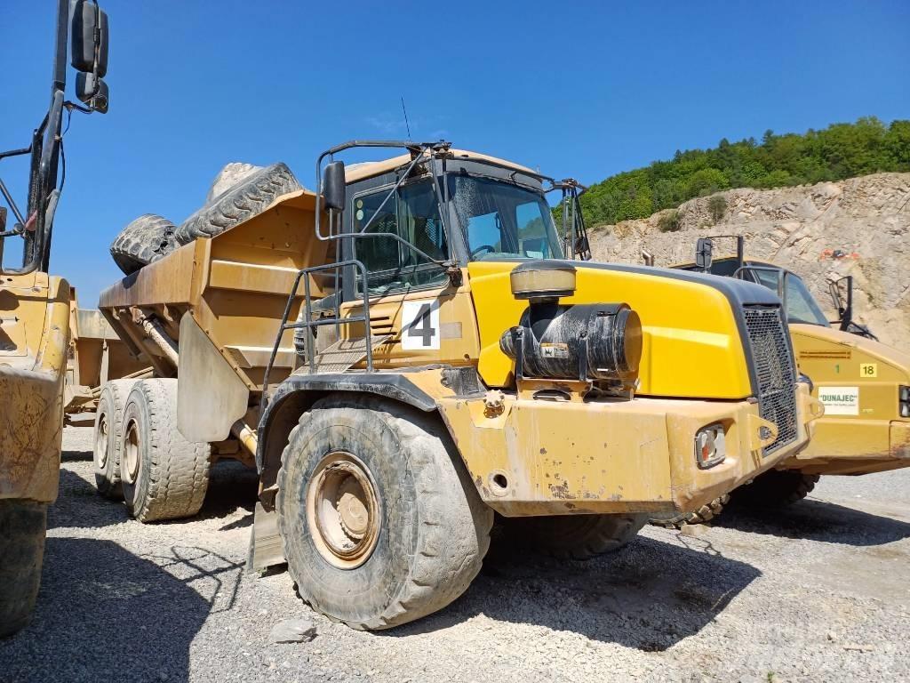 Bell B 40 D 鉸接式起吊車