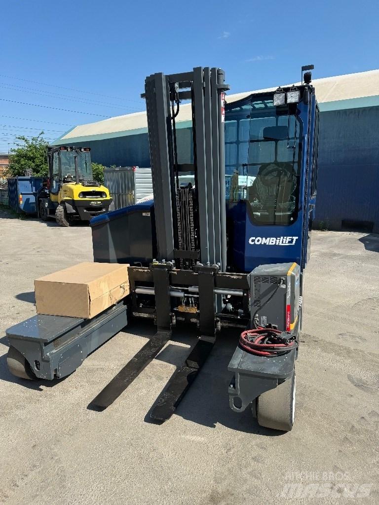 Combilift C4000ET 四向前伸式堆高機(叉車)