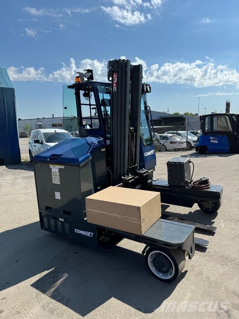 Combilift C4000ET 四向前伸式堆高機(叉車)