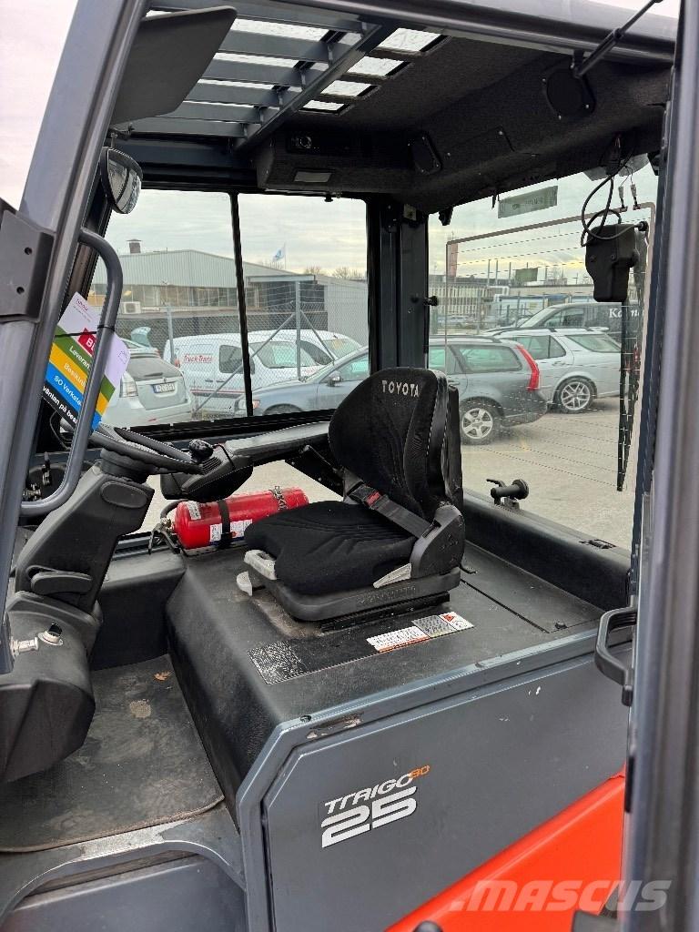 Toyota 8FBMKT25 電動堆高機