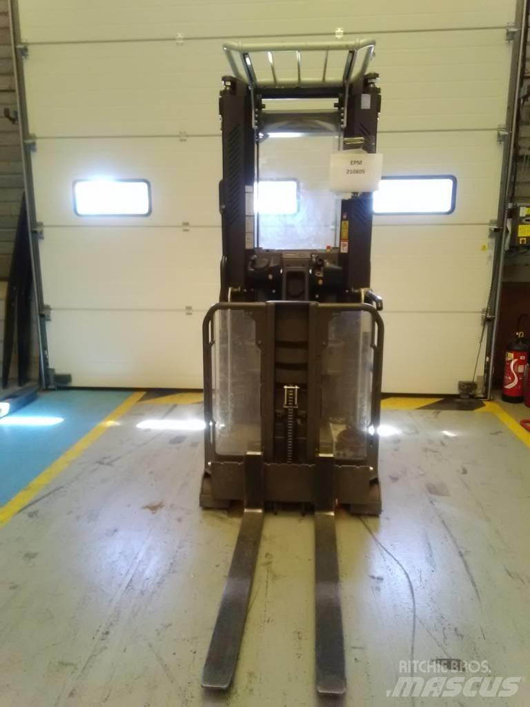 UniCarriers EPM 中端式裝載機