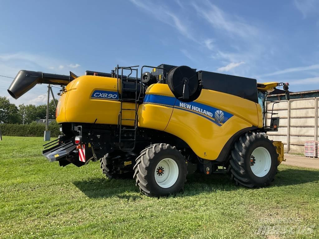 New Holland CX 8.90 聯合收穫機