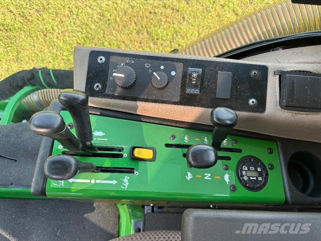 John Deere 1585 果嶺割草機