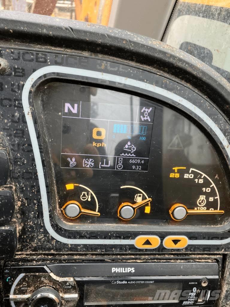 JCB 527-58 農業用伸縮臂裝載機