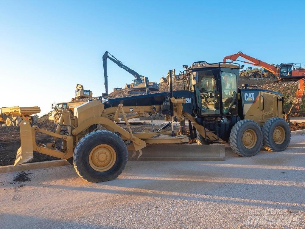 CAT 12 M 平土機