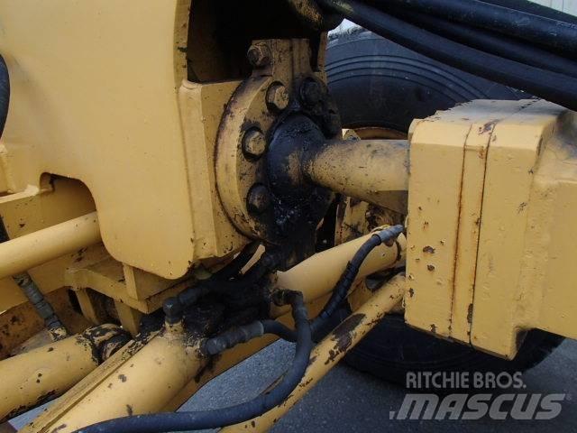 Volvo G 740 B 平土機