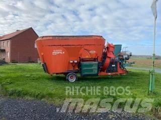 Kuhn Typ 2070 混合餵料機