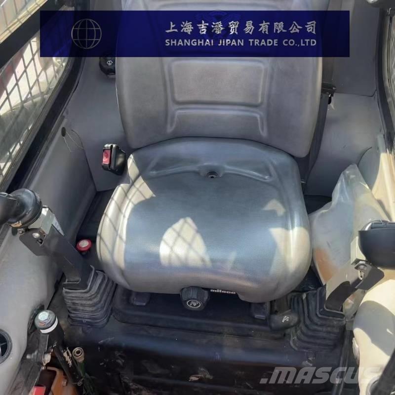 CASE TR 270 滑移轉向裝載機