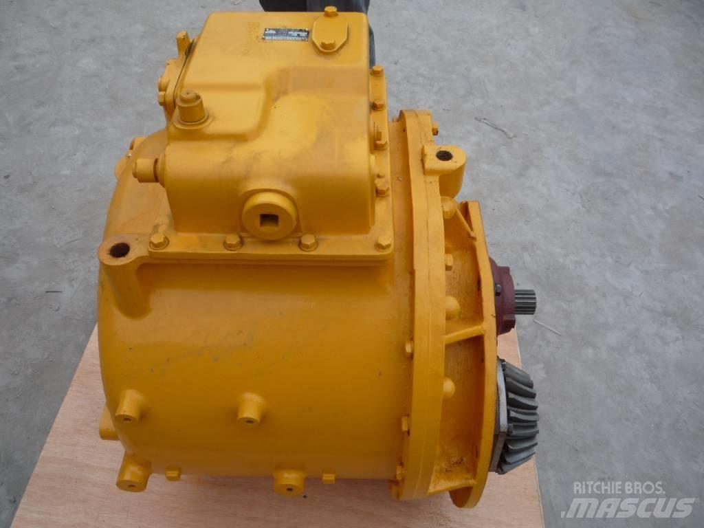 Komatsu D85A-21 傳動裝置
