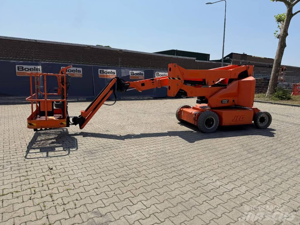 JLG E400AJPN 曲臂高空作業車