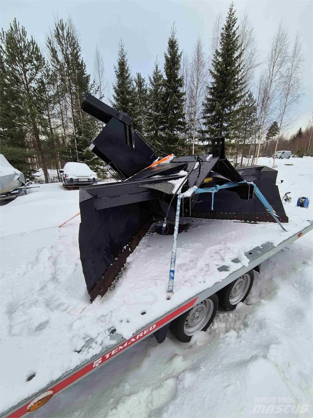 Leppä 255 掃雪機