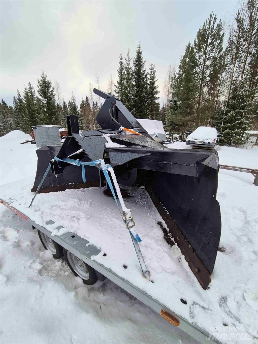 Leppä 255 掃雪機