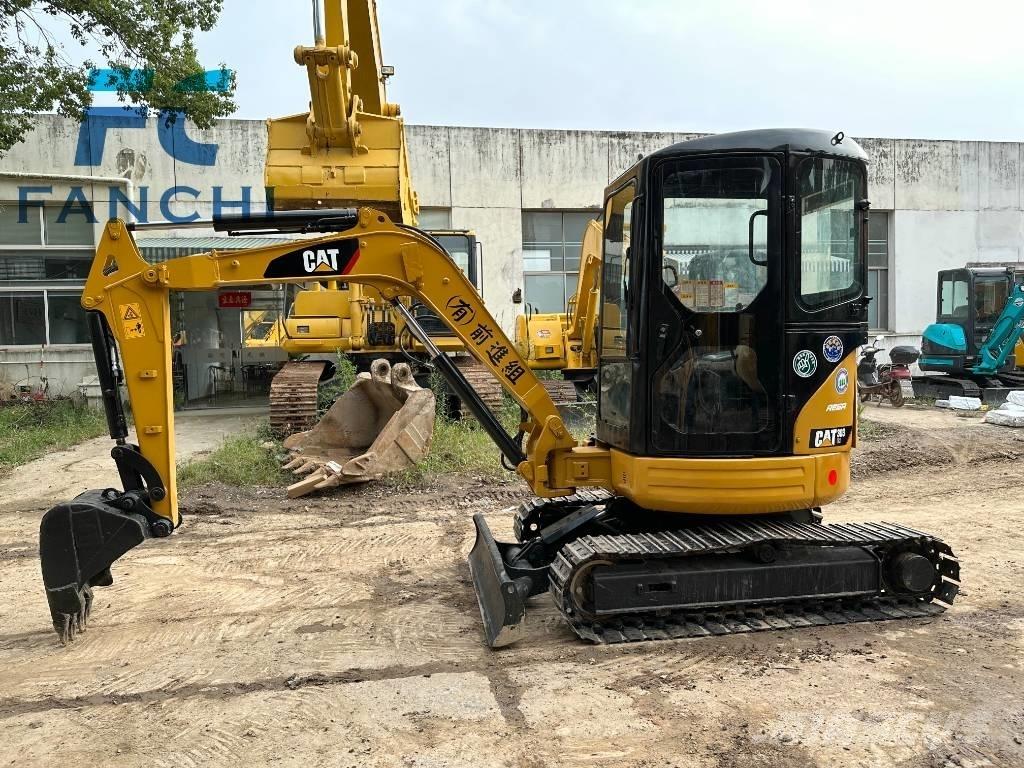 CAT 303 CR 小型挖土機/掘鑿機<7t(小型挖掘機)