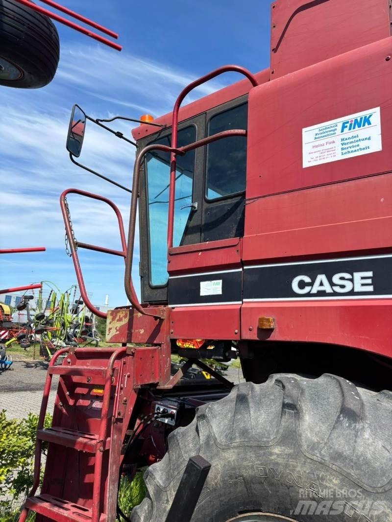 Case IH 1680 Axial 聯合收穫機