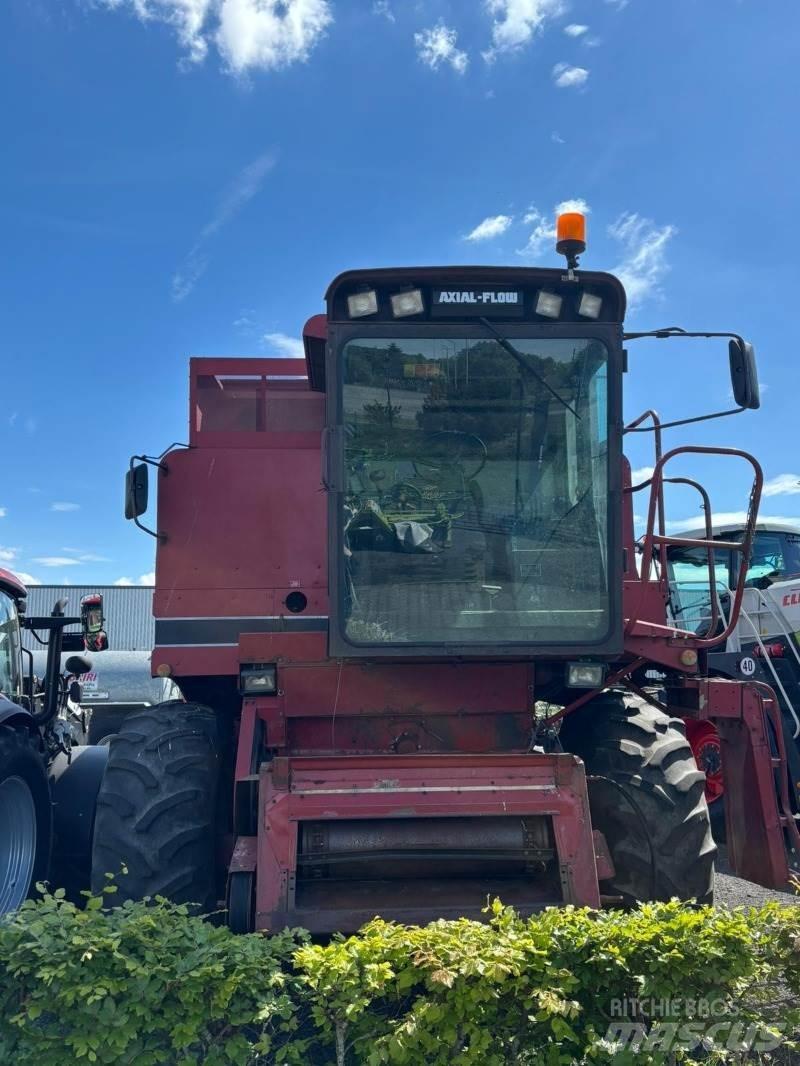 Case IH 1680 Axial 聯合收穫機