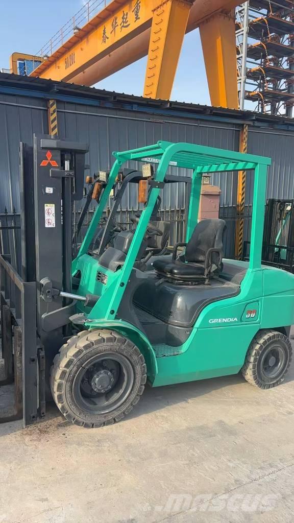 Mitsubishi 3t 柴油卡車