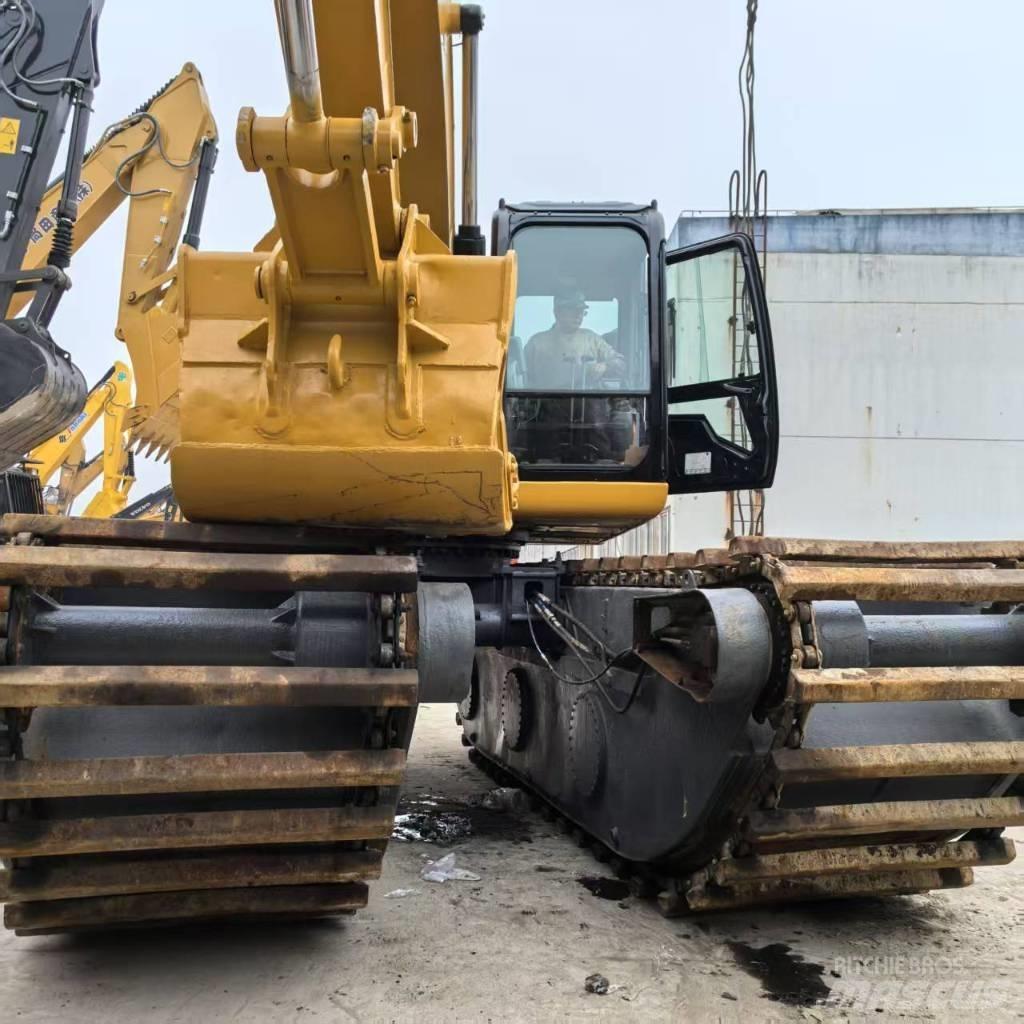 CAT 320 D 水陸兩用挖掘機