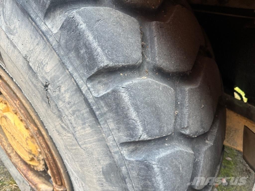 Volvo BM A25 6x6 鉸接式起吊車