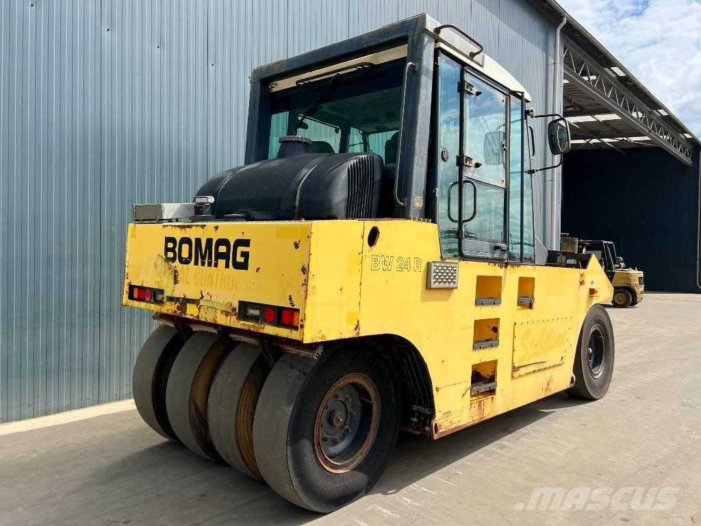 Bomag BW24R 膠輪滾壓機