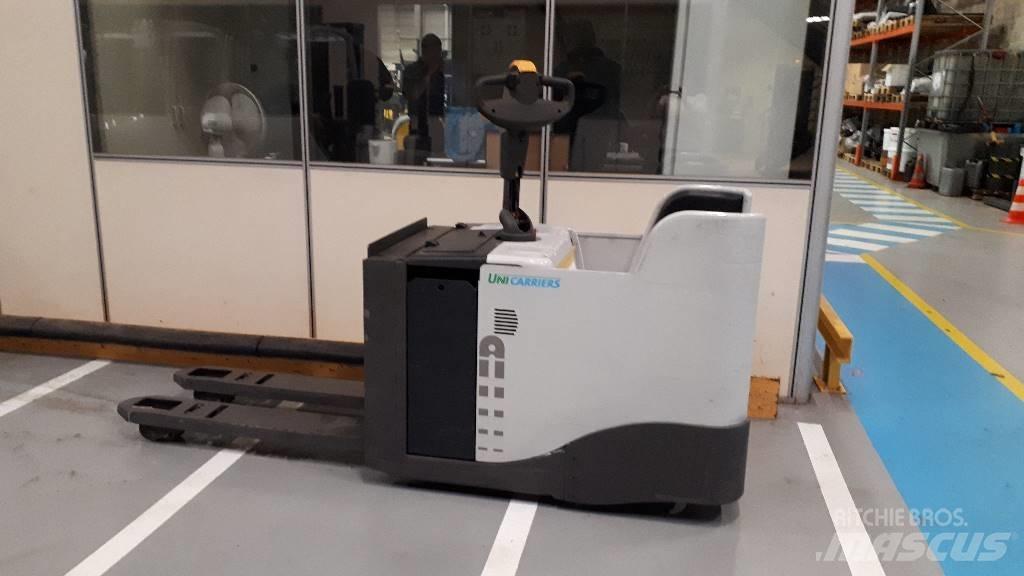 Atlet PMR 200 平台型低架升降機