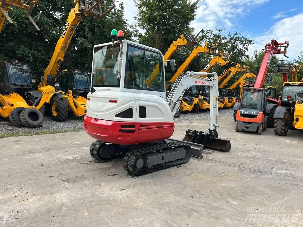 Takeuchi TB 230 小型挖土機/掘鑿機<7t(小型挖掘機)