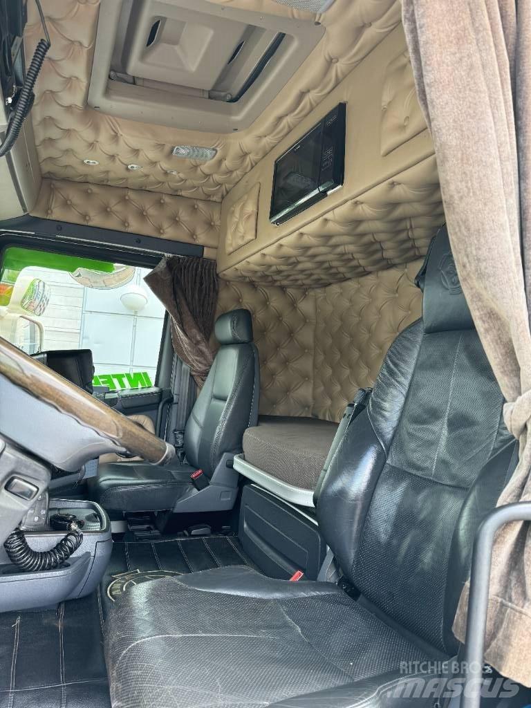 Scania R 520 LB8x4*4 吊鉤式起重車