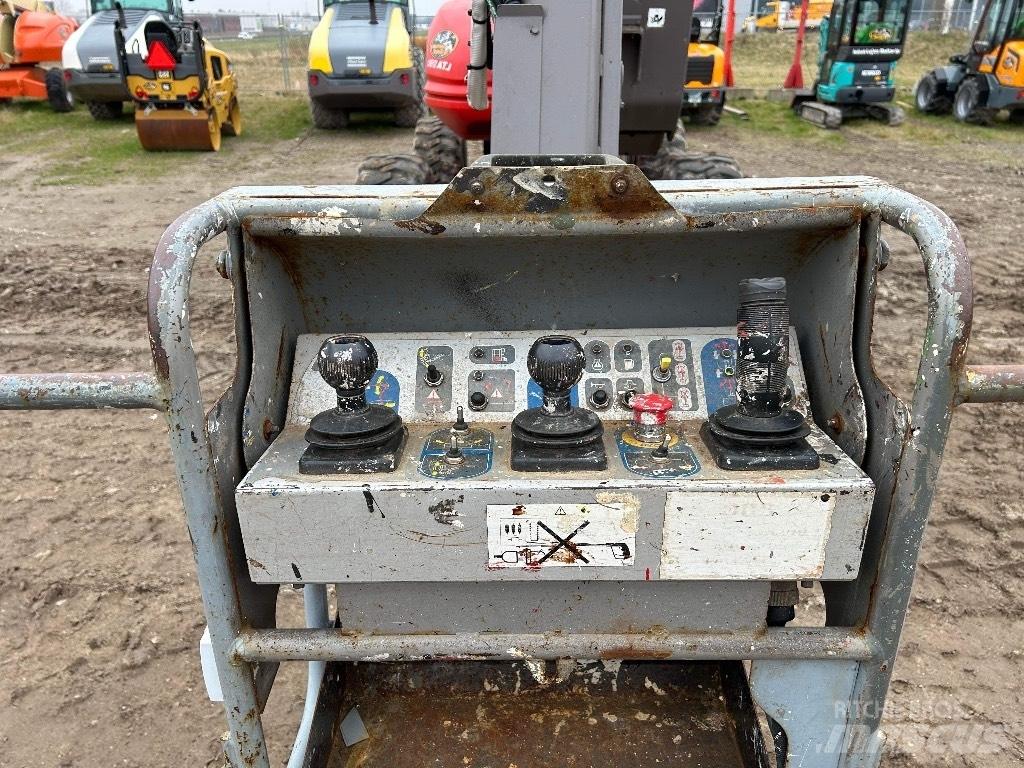 Manitou 180 ATJ 曲臂高空作業車