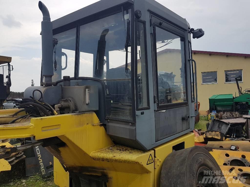 Bomag BW 184 AD 駕駛室與內部