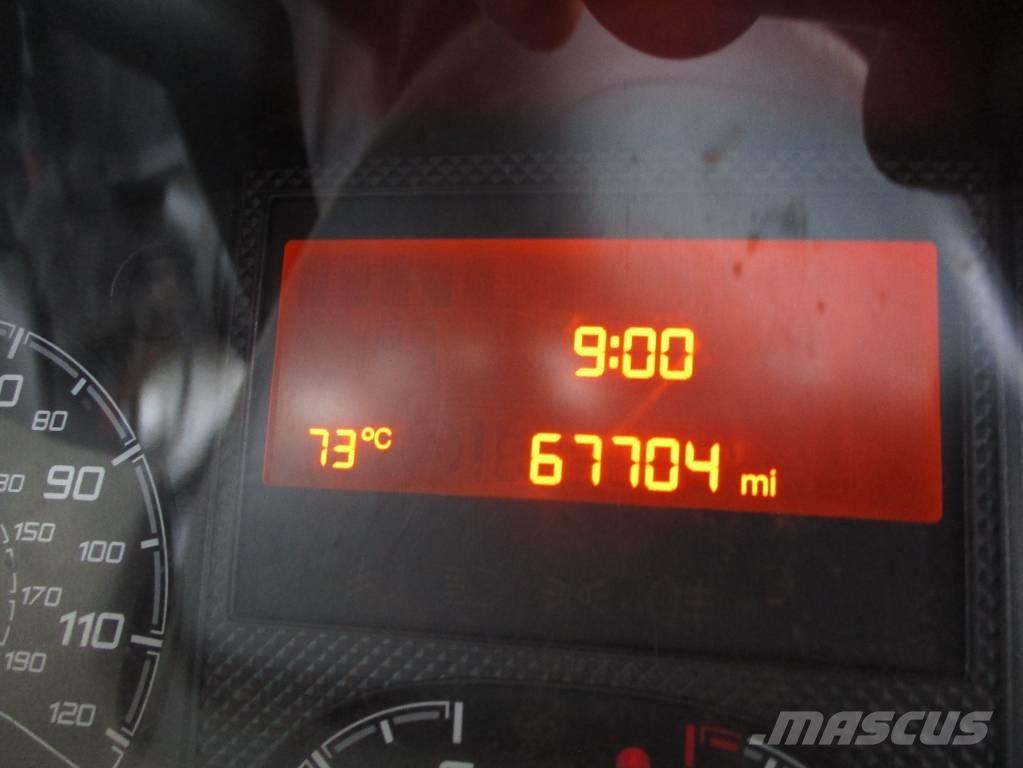 Peugeot Boxer 廂式貨物運輸車