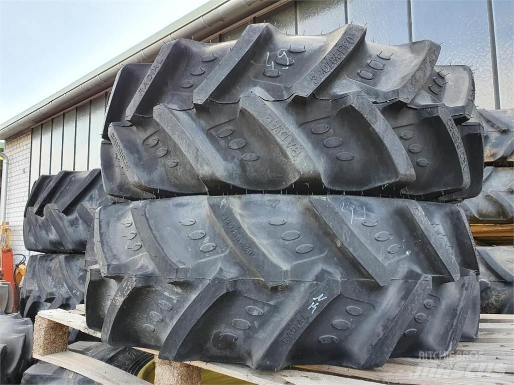 BKT 320/85R20 x2 輪胎、車輪和輪圈