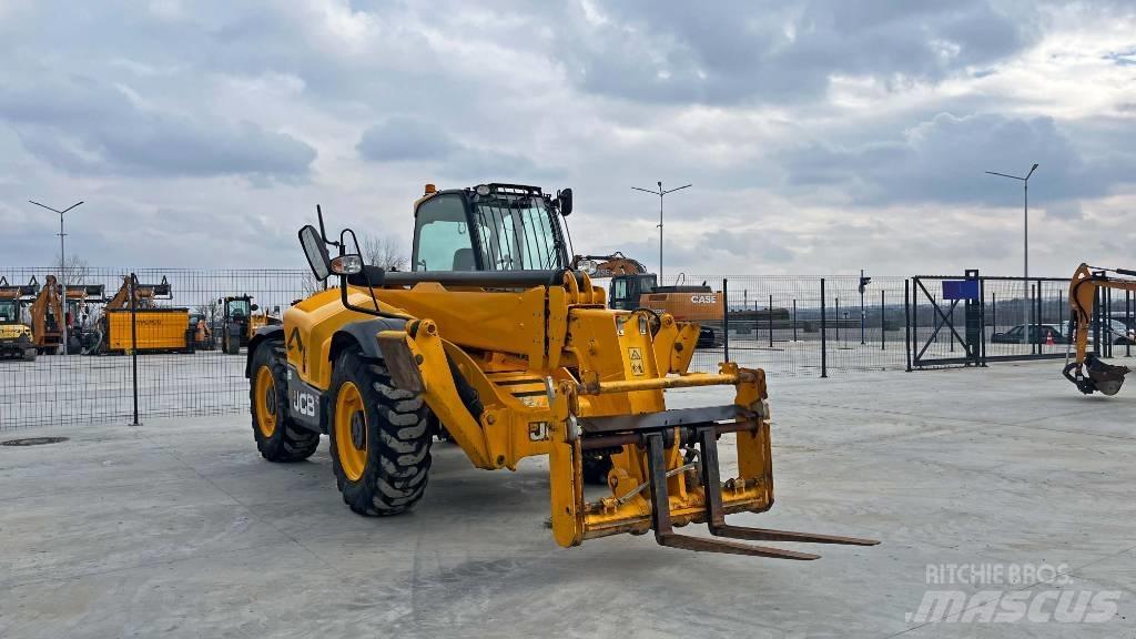 JCB 540-140 伸縮臂操作車
