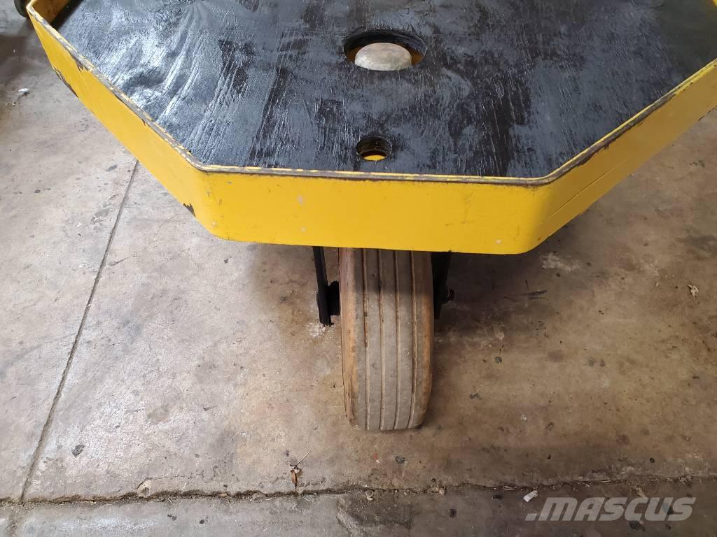 Taylor-Dunn SC090 牽引車