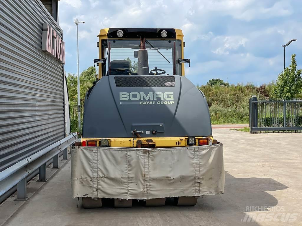 Bomag BW 24 RH 膠輪滾壓機