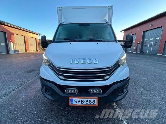 Iveco Daily 廂式貨物運輸車