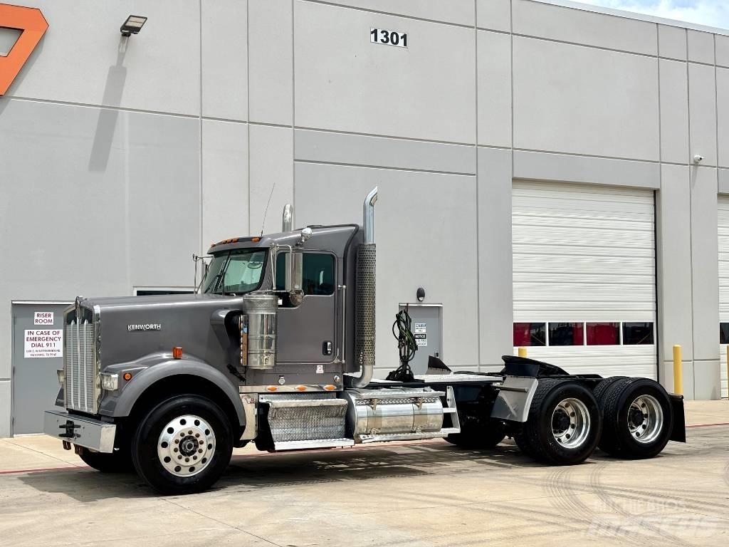 Kenworth W 900 曳引機組件