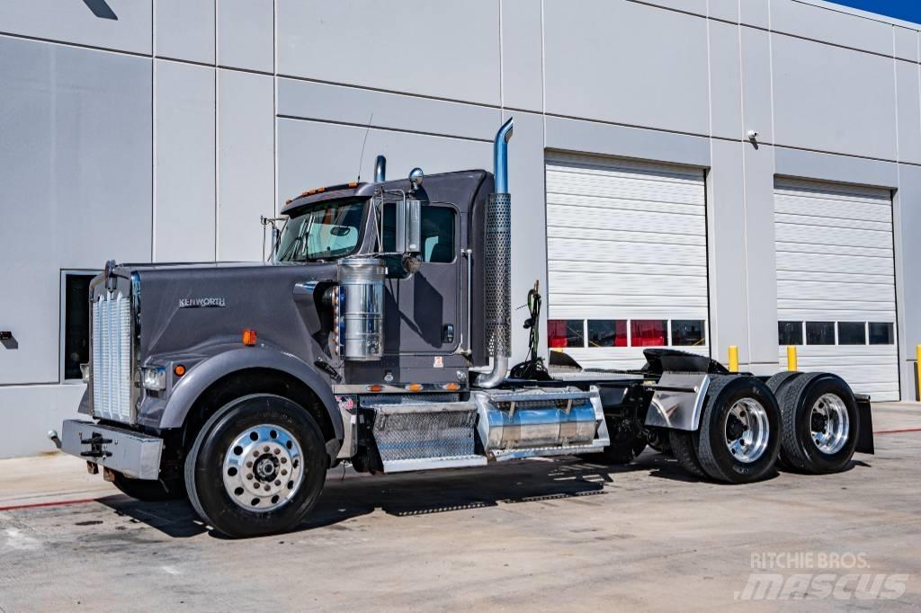 Kenworth W 900 曳引機組件