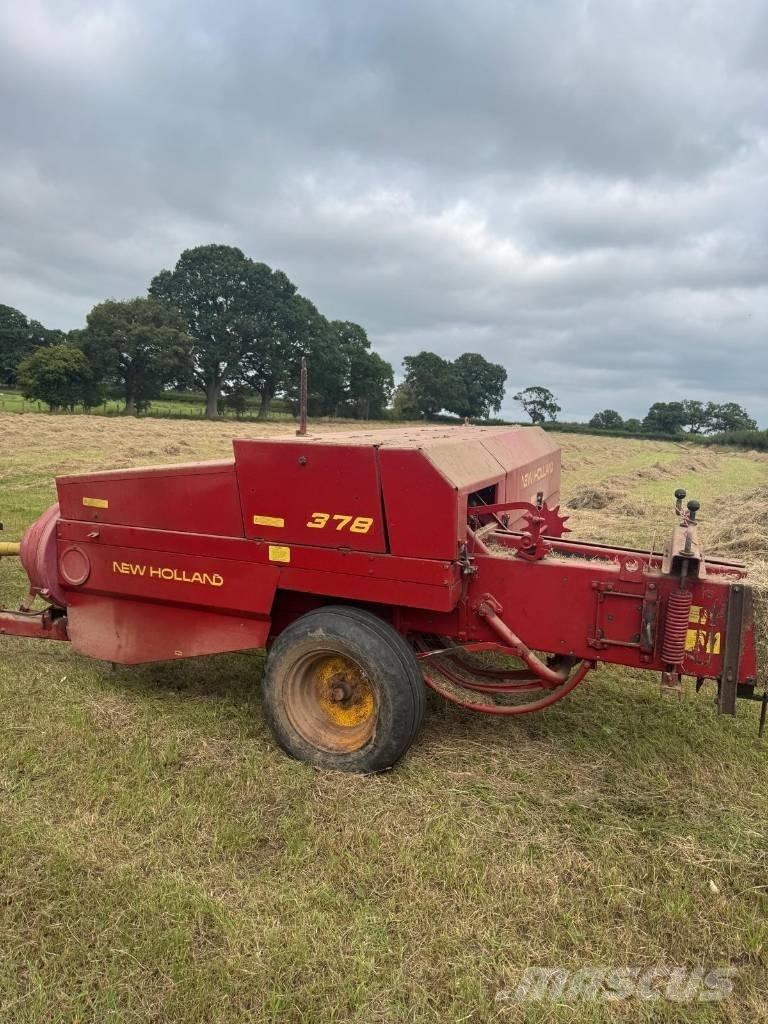 New Holland 378 方形打捆機